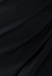 Non sélectionné, black