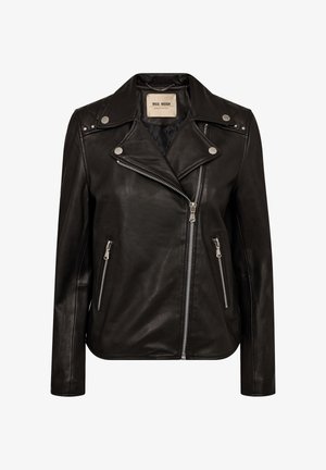 Fekete bőr motoros dzseki aszimmetrikus cipzárral, ezüst színű patentgombokkal, cipzáras zsebekkel és steppelt vállrészlettel.