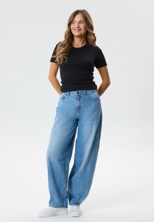 TWO SOON BARREL FIT - Jean baggy - light blue denim