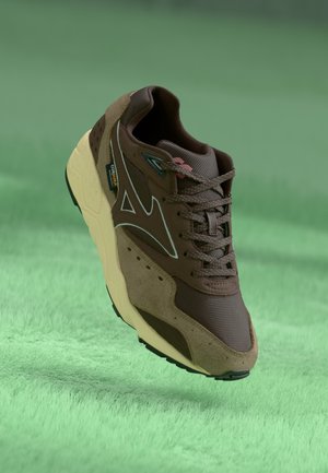 CONTENDER UNISEX - Trainers - chicory coffee/harbor mist/fossil