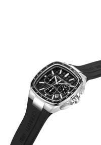 Herrar Cerruti 1881 klocka med fyrkantig boett i silverfärgad rostfritt stål, svart texturerad urtavla, tre subdials och ett svart gummiband.