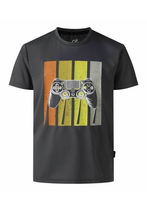 Camiseta gris oscuro con un gráfico de un controlador de videojuegos sobre cuatro rayas verticales desgastadas en naranja, verde oliva, amarillo y gris.
