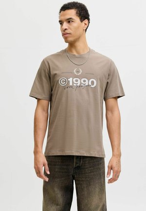 - T-shirt z nadrukiem