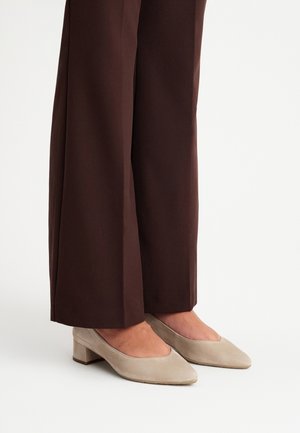 Klassieke pumps - beige