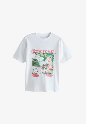 Valkoinen puuvillainen t-paita, jossa monivärinen graafinen painatus tekstiä "Fleetwood Mac" ja luonnonmaisema. Lyhyet hihat.