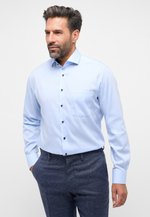 ETERNA Camicia Uomo Modern Fit – Pinpoint – 100% Cotone NON IRON – Colletto Kent – Polsini Convertibili – Senza Taschino - 4