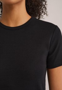 WE Fashion Pamata T-krekls - black
