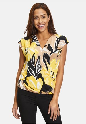 IM LAYER LOOK - Print T-shirt - camel yellow