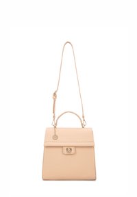Borsa in pelle color pesca con forma rettangolare, manico superiore, tracolla rimovibile, hardware dorato e dettagli di cucitura sottili.