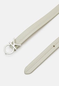 Calvin Klein LOCK MIX BELT - Opasok - stoney beige