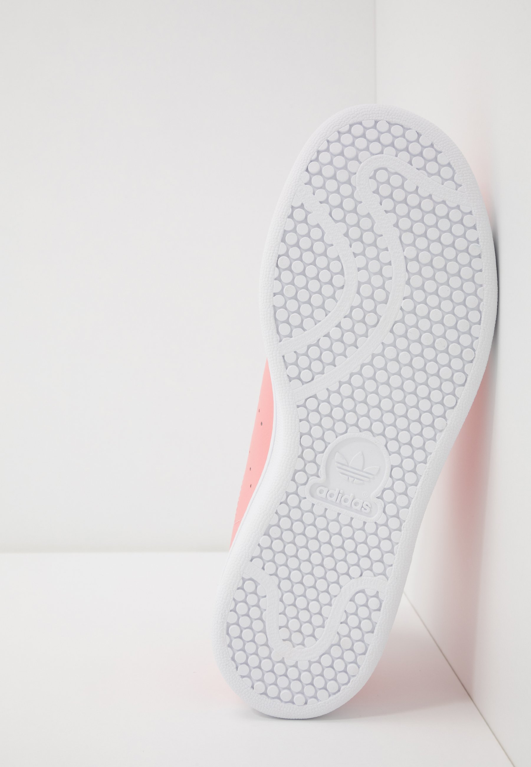 stan smith glow pink