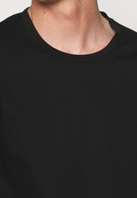 Tiger of Sweden Långärmad tröja - black