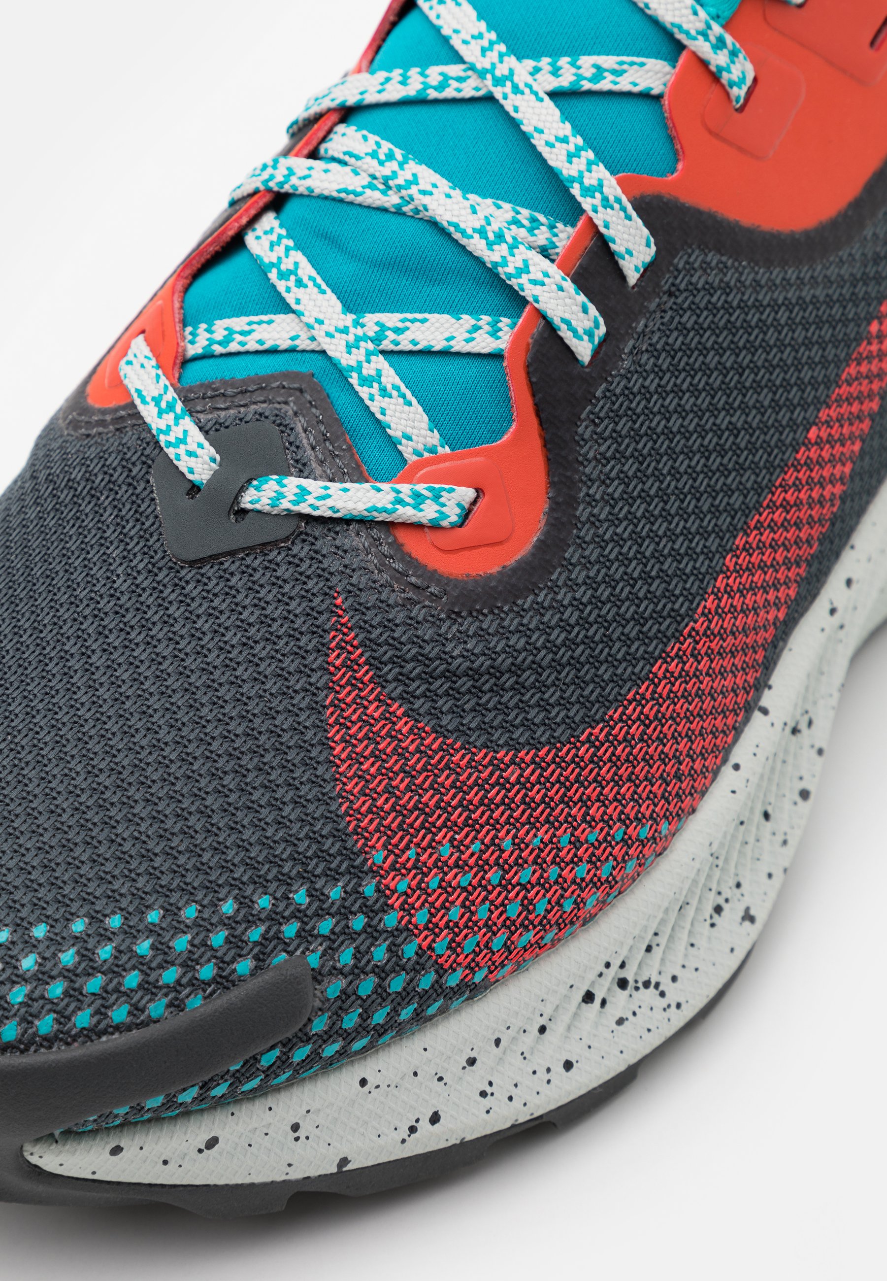 Nike Performance PEGASUS TRAIL 2 GTX - Chaussures de running - dark smoke  grey/bright crimson/gris foncé - ZALANDO.FR