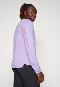 Peak Performance TRAIL - Pikkade varrukatega topp - bougainvillea
