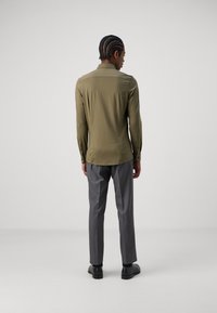 OLYMP No. Six Camicia - olive