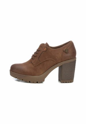 Zapatos altos - camel