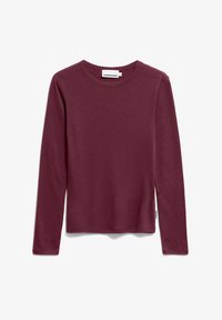 Unselected, dark cranberry