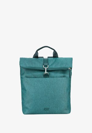 Sac en tissu teal avec un rabat, fermeture éclair à l'avant et fermoir en métal. Il présente une finition texturée et des poignées supérieures. Logo visible en bas.