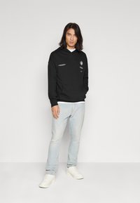 Pier One Kapucni - black