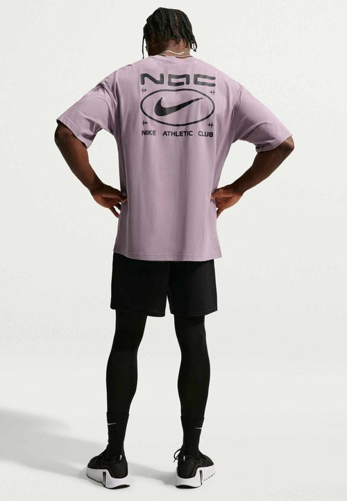 Nike M NK TEE OS NAC - Print T-shirt - purple smoke/black — foto 2