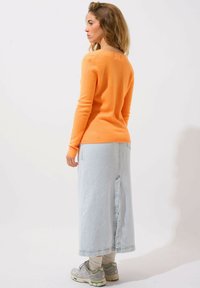 Authentic Cashmere Strickpullover - neon mandarin