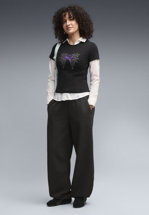 Puma, PUMATECH SENSE BARREL JOGGINGHOSE - Jogginghose - black