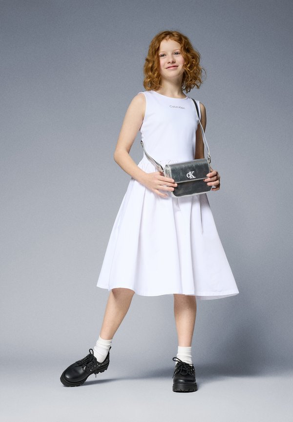 BACK DETAIL PUNTO DRESS - Day dress3