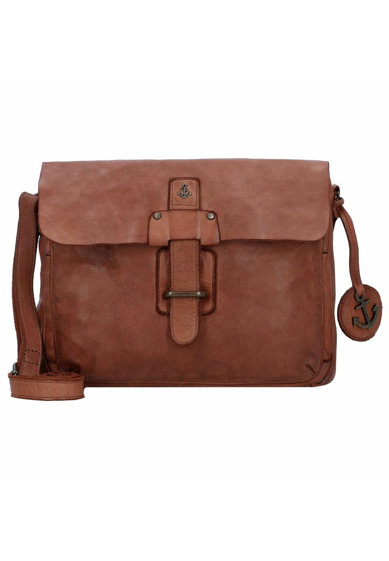Borsa a tracolla in pelle marrone con patta, caratterizzata da un accento centrale con tracolla e un charm a forma di ancora. Include una tracolla regolabile.