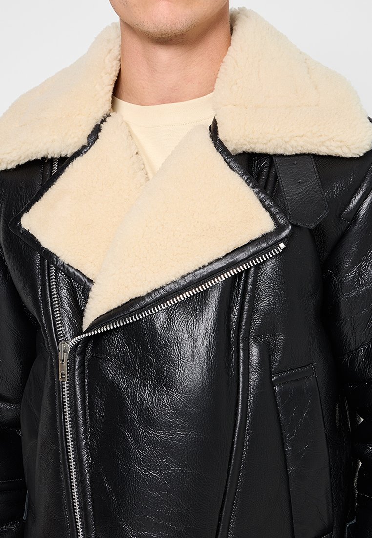 Leichte Jacke