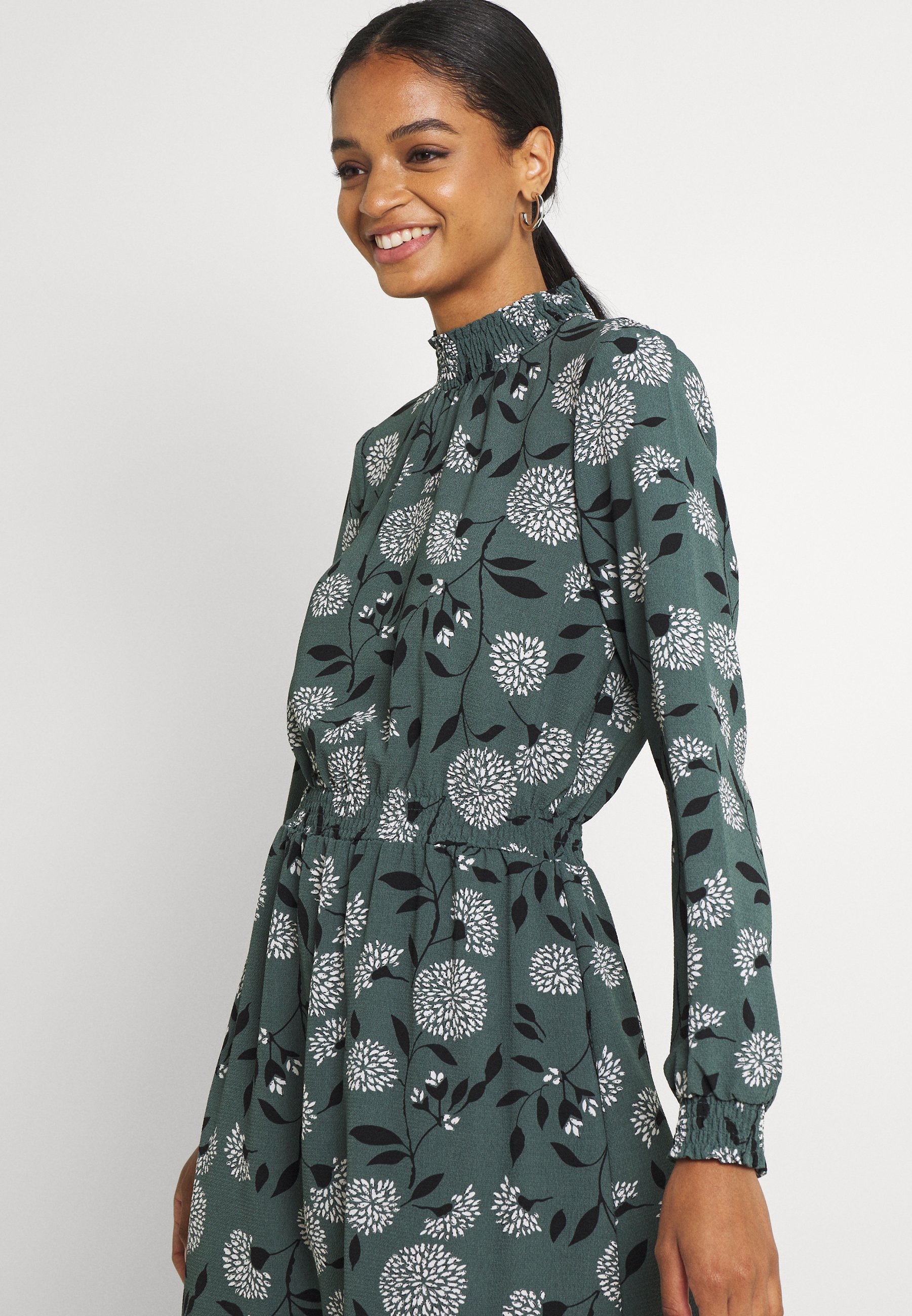 ONLY ONLNOVA SMOCK DRESS - Day dress 