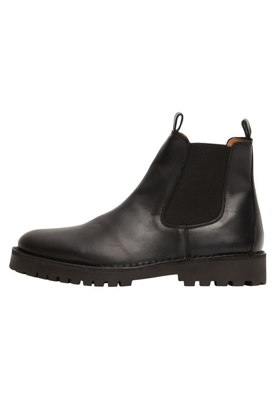 Black Chelsea boots