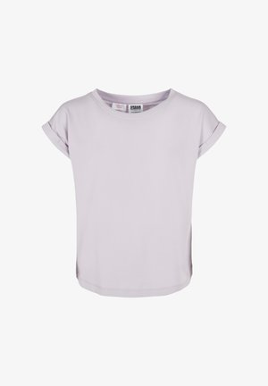 Lilla lühikeste varrukatega T-särk volditud säärega, ümar kaelus ja väike silt krae sisemuses.