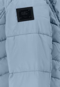 Sublevel Abrigo de invierno - light blue