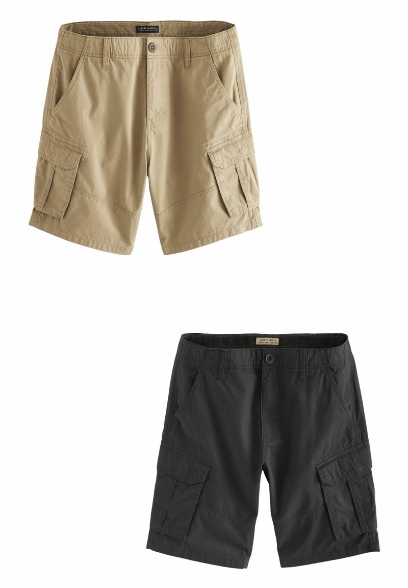 Pantaloni cargo khaki e neri, entrambi con molte tasche, passanti per cintura e una vestibilità comoda, realizzati in un resistente tessuto misto cotone.