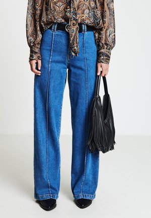 LUNGO TINTA UNITA - Jean large - blu denim medio