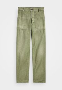 Olivgröna byxor tillverkade av texturerat tyg, med rak bendesign, knappstängning och två framfickor med synliga sömmar.