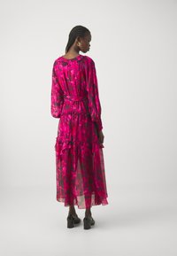 Marchesa Rosa Maksikleit - fuchsia
