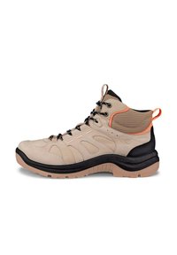 Scarponcino da trekking beige con dettagli neri e arancioni. Presenta inserzioni in rete, una suola imbottita e molteplici fori per i lacci. Superficie testurizzata.