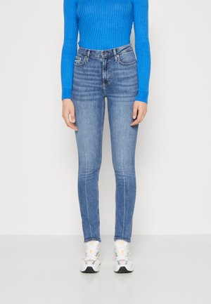 ONLY ONLBEX - Liibuvad teksad - medium blue denim