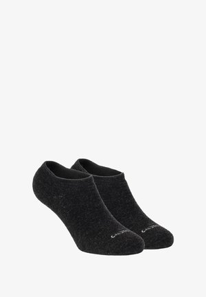 Calcetines invisibles negros hechos de una tela suave y texturizada, que presentan un diseño de corte bajo. Incluyen un pequeño logo de la marca en la zona de los dedos.