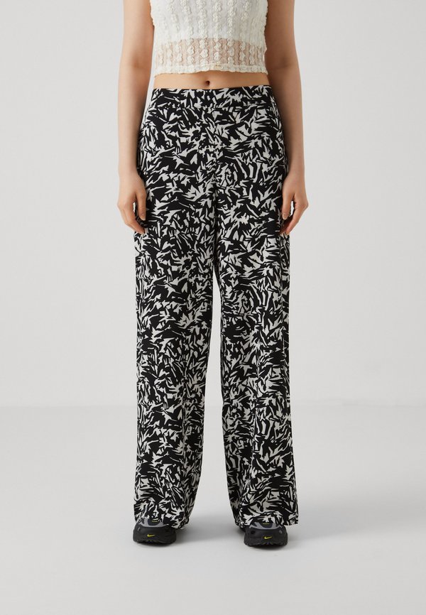 ONLNOVA LIFE LUX TORI WIDE - Trousers