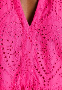 YAS Tall Vestido informal - pink