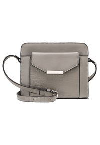 Szara prostokątna torba na ramię z klapką z przodu o fakturze krokodyla oraz regulowanym paskiem z srebrną klamrą.