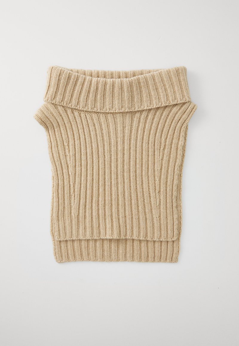 Pulover bej, tricotat, cu guler înalt, textură cu nervuri, mâneci scurte și un guler lat. Material moale și elastic.