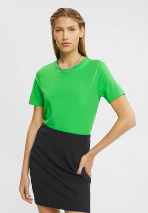 Basic T-shirt - green