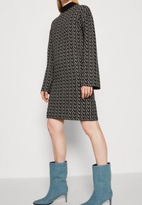 Vero Moda Tall Pletené šaty - black