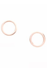 Boucles d'oreilles en or rose avec une finition lisse et polie ; forme circulaire avec un profil fin ; design minimaliste sans embellissements.