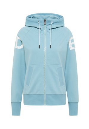 Hellblauer Kapuzenpullover mit Reißverschluss, großer Kängurutasche, Rippbündchen und Kapuze. Weiße Buchstaben "D" und "E" auf den Ärmeln. Weicher Stoff.