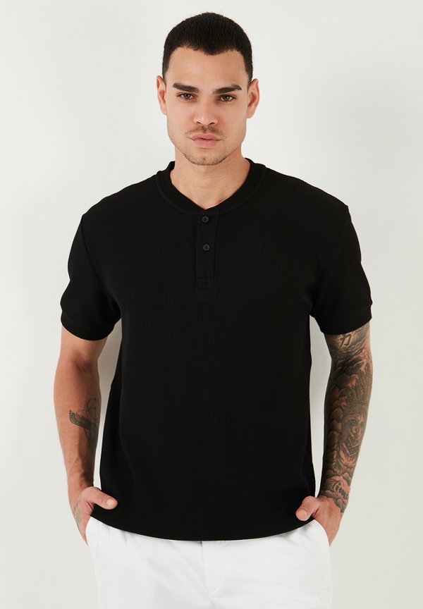 REGULAR FIT - T-Shirt basic