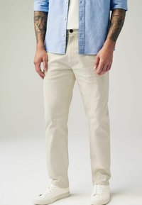 Next - SLIM FIT STRETCH - Chino kalhoty - ecru white Miniatura obrázku 1